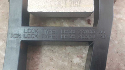 CAVALETE MAÇANETA DIANTEIRA ESQUERDA FORD RANGER 2012 A 2020