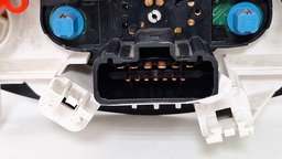 COMANDO AR CONDICIONADO RENAULT DUSTER 2012 A 2016 (2)