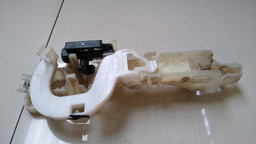 CAVALETE MAÇANETA DIANTEIRA DIREITA KIA SPORTAGE 2011 2012