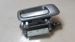 MAÇANETA EXTERNA DIANTEIRA DIREITO GM ASTRA 1999 A 2002 (1)