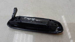 MAÇANETA EXTERNA TRASEIRA ESQUERDA FORD FIESTA 1997 A 2002