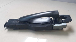 MAÇANETA EXTERNA TRASEIRA DIREITA NISSAN VERSA 2015 A 2018