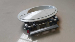 MAÇANETA EXTERNA TRASEIRA ESQUERDA GM CORSA 2003 A 2006