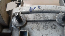 MAÇANETA EXTERNA TRASEIRA ESQUERDA GM CORSA 2003 A 2006