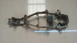 CAVALETE MAÇANETA EXTERNA DIANTEIRA E. VW JETTA 2005 A 2010