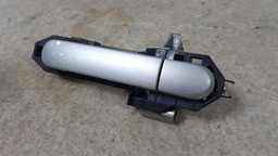 MAÇANETA EXTERNA DIANTEIRA DIREITA NISSAN LIVINA 2009