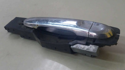 MAÇANETA EXTERNA TRASEIRA DIREITA NISSAN VERSA 2015-2018 (2)