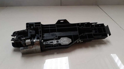 MAÇANETA EXTERNA TRASEIRA DIREITA NISSAN MARCH 2014