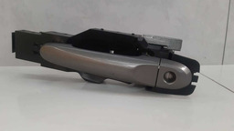 MAÇANETA EXTERNA DIANTEIRA ESQUERDA NISSAN VERSA 2019 2020