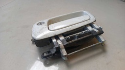 MAÇANETA EXTERNA DIANTEIRA ESQUERDO GM ASTRA 1999 A 2002 (2)