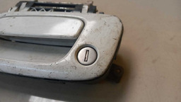 MAÇANETA EXTERNA DIANTEIRA ESQUERDO GM ASTRA 1999 A 2002 (2)