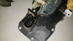 FECHADURA ELÉTRICA DIANTEIRA DIREITA GM CAPTIVA 2008 A 2011