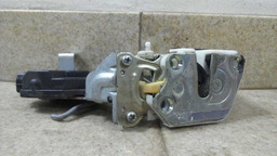 FECHADURA TRASEIRA DIREITA MITSUBISHI PAJERO TR4 2007 A 2015