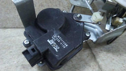 FECHADURA TRASEIRA DIREITA MITSUBISHI PAJERO TR4 2007 A 2015