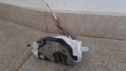 FECHADURA ELÉTRICA DIANTEIRA DIREITA VW FOX 2003 A 2009