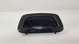 MOLDURA MAÇANETA EXTERNA PORTA MALA CHEVROLET TRACKER 2016