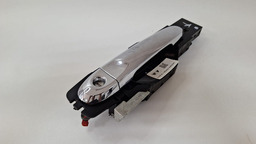 MAÇANETA EXTERNA DIANTEIRO ESQUERDA NISSAN VERSA 2012 2013