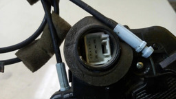 FECHADURA TRASEIRA DIREITA TOYOTA COROLLA 2009 A 2012 (1)