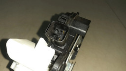 FECHADURA DIANTEIRA DIREITA MITSUBISHI LANCER 2011 A 2015