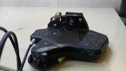 FECHADURA TRASEIRA DIREITA TOYOTA HILUX 2012 A 2015