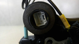 FECHADURA TRASEIRA DIREITA TOYOTA HILUX 2012 A 2015