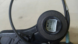 FECHADURA TRASEIRA ESQUERDA TOYOTA HILUX 2012 A 2015