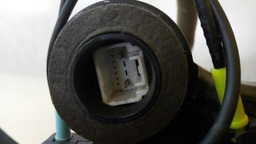 FECHADURA TRASEIRA DIREITA TOYOTA HILUX 2012 2013 2014 2015