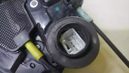 FECHADURA TRASEIRA DIREITA TOYOTA HILUX 2010 A 2014