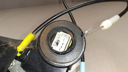 FECHADURA TRASEIRA ESQUERDA TOYOTA HILUX 2015