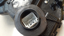 FECHADURA DIANTEIRA DIREITA ELÉTRICA TOYOTA RAV4 2013