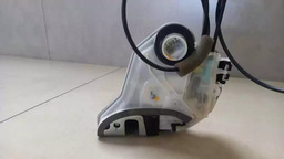 FECHADURA TRASEIRA ESQUERDO TOYOTA HILUX SW4 2017 2018