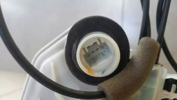 FECHADURA TRASEIRA ESQUERDO TOYOTA HILUX SW4 2017 2018