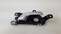 MAÇANETA INTERNA DIANTEIRO DIREITO NISSAN SENTRA 2015 A 2019 DIANTEIRA