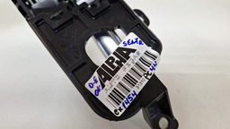 MAÇANETA INTERNA DIANTEIRO ESQUERDO NISSAN SENTRA 2015 2019 DIANTEIRA