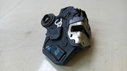 FECHADURA TRASEIRA ESQUERDO TOYOTA HILUX 2012 2013 2014 2015