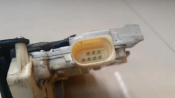 FECHADURA TRASEIRA ESQUERDA VW PASSAT FSI 2005