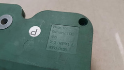 FECHADURA INFERIOR TAMPA TRASEIRA PORSCHE CAYENNE 2008 2009