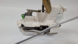 FECHADURA MITSUBISHI PAJERO TR4 2009 A 2012 PORTA D D.