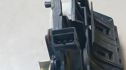 MAÇANETA FECHADURA ELÉTRICA PORTA MALAS AUDI A3 2000 A 2003