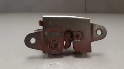 FECHADURA TAMPA TRASEIRA LADO DIREITO TOYOTA HILUX 2015