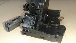 FECHADURA TRASEIRA ESQUERDA JAGUAR XTYPE 2001 A 2002