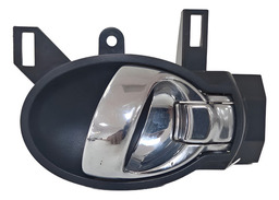 MAÇANETA INTERNA DIANTEIRO ESQUERDO NISSAN MARCH 2014 A 2017 DIANTEIRA