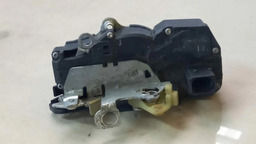 FECHADURA DIANTEIRO DIREITO CHEVROLET CAPTIVA 2011 A 2014