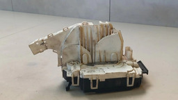 FECHADURA DIANTEIRA ESQUERDA MERCEDES C180 2011 A 2014