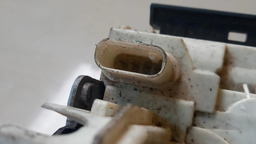 FECHADURA DIANTEIRA ESQUERDA MERCEDES C180 2011 A 2014