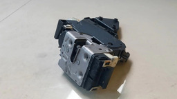 FECHADURA DIANTEIRO DIREITO MERCEDES C180 2011 A 2014