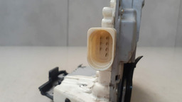 FECHADURA TRASEIRA DIREITA AUDI A3 2010