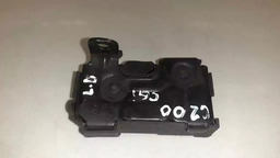 FECHADURA CAPÔ LADO DIREITO MERCEDES C200 CGI 2011