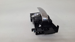 MAÇANETA INTERNA TRASEIRO ESQUERDO HONDA HRV 2015 2019 TRASEIRA