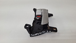 MAÇANETA INTERNA DIANTEIRO D KIA SORENTO 2010 A 2013 (2) DIANTEIRA